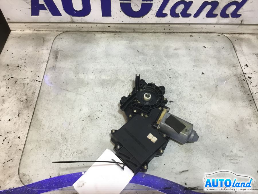 Motoras Macara VOLKSWAGEN SHARAN 2000-2010 Cod 7M0959802A