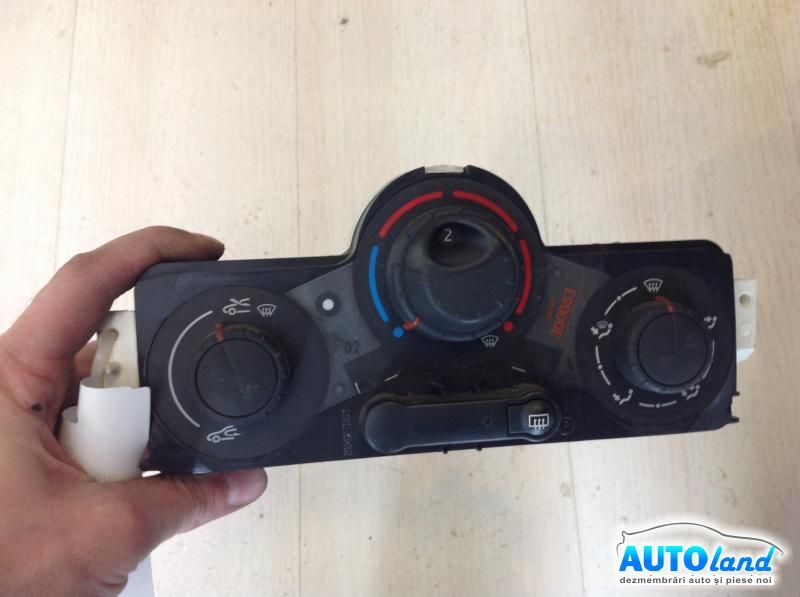 Panou Comanda AC (ventilatie) RENAULT MEGANE II (BM0/1_,CM0/1_) 2002-2025 Cod 69420002