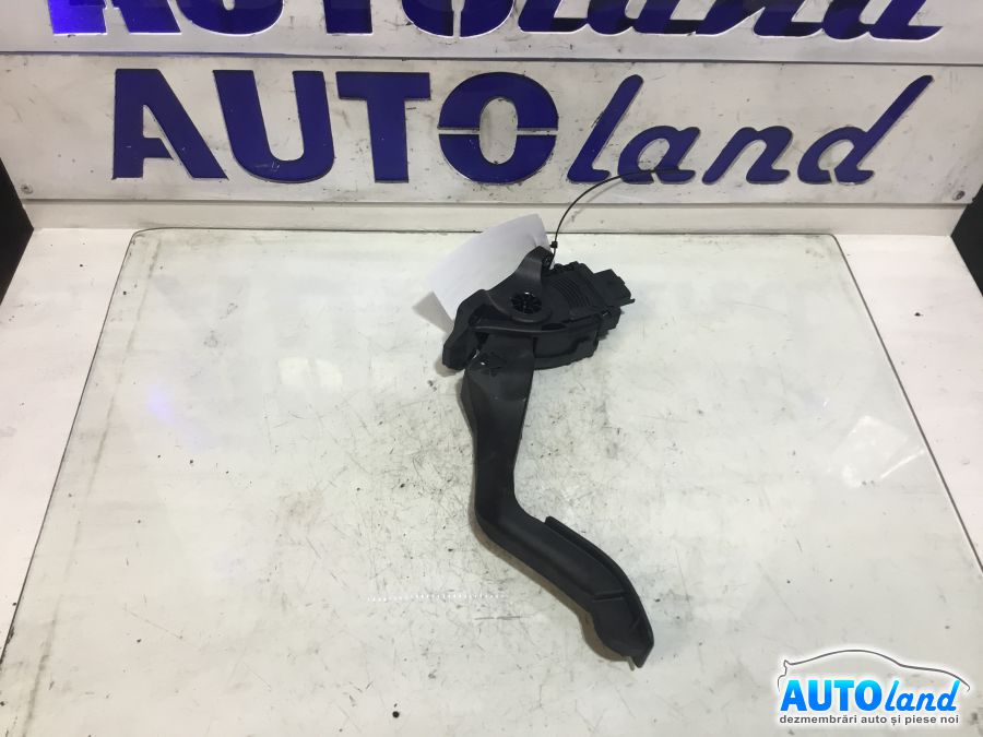 Pedala de Acceleratie