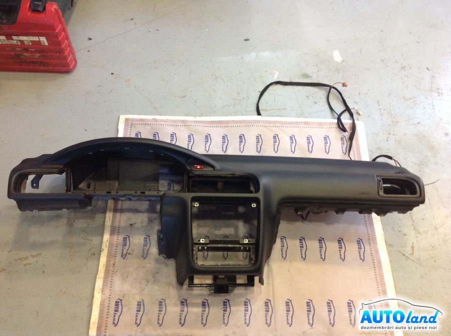 Plansa bord (Carcasa bord) PEUGEOT 406 (8B) 1995-2004