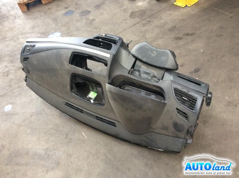 Plansa bord (Carcasa bord) RENAULT MEGANE III Hatchback (BZ0/1_) 2008-2025