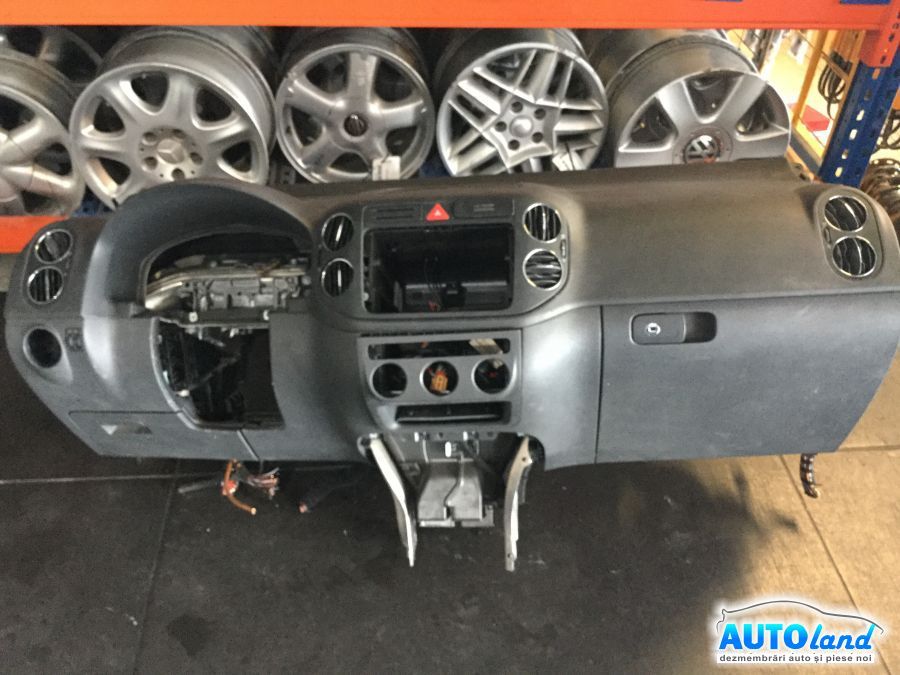 Plansa bord (Carcasa bord) VOLKSWAGEN GOLF V PLUS (5M1) 2005-2025