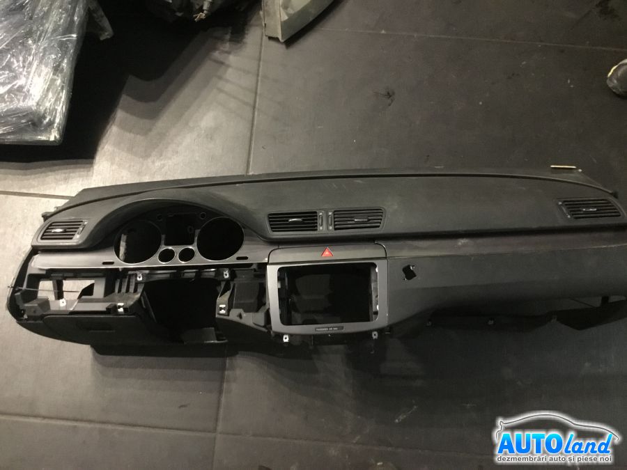 Plansa bord (Carcasa bord) VOLKSWAGEN PASSAT (3C2) 2005-2025