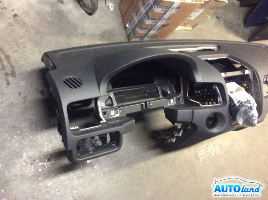 Plansa bord (Carcasa bord) VOLKSWAGEN TOUAREG (7P5) 2010-2025