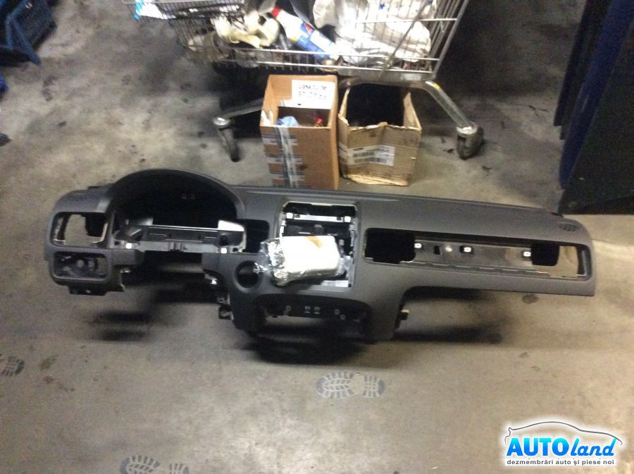 Plansa bord (Carcasa bord) VOLKSWAGEN TOUAREG (7P5) 2010-2025