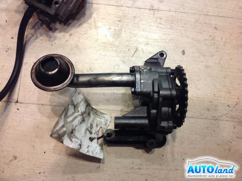Pompa Ulei VOLKSWAGEN GOLF IV (1J1) 1997-2005 Cod 06A115105