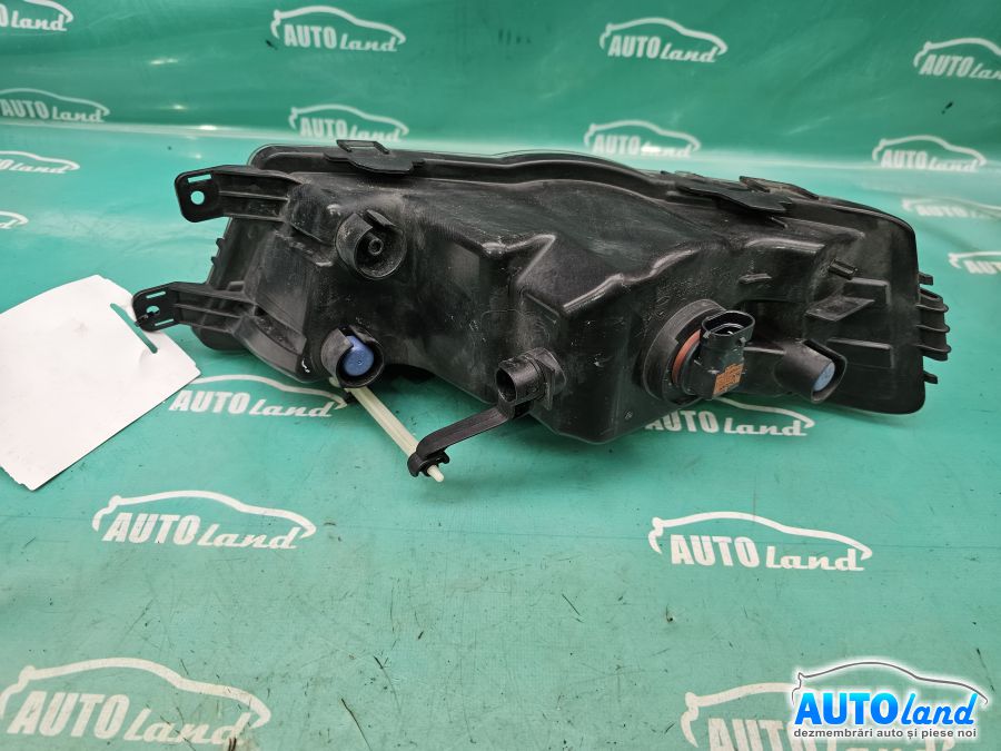 Proiector ceata Stanga SKODA OCTAVIA (5E3) 2012-2025 Cod 5E0941699D