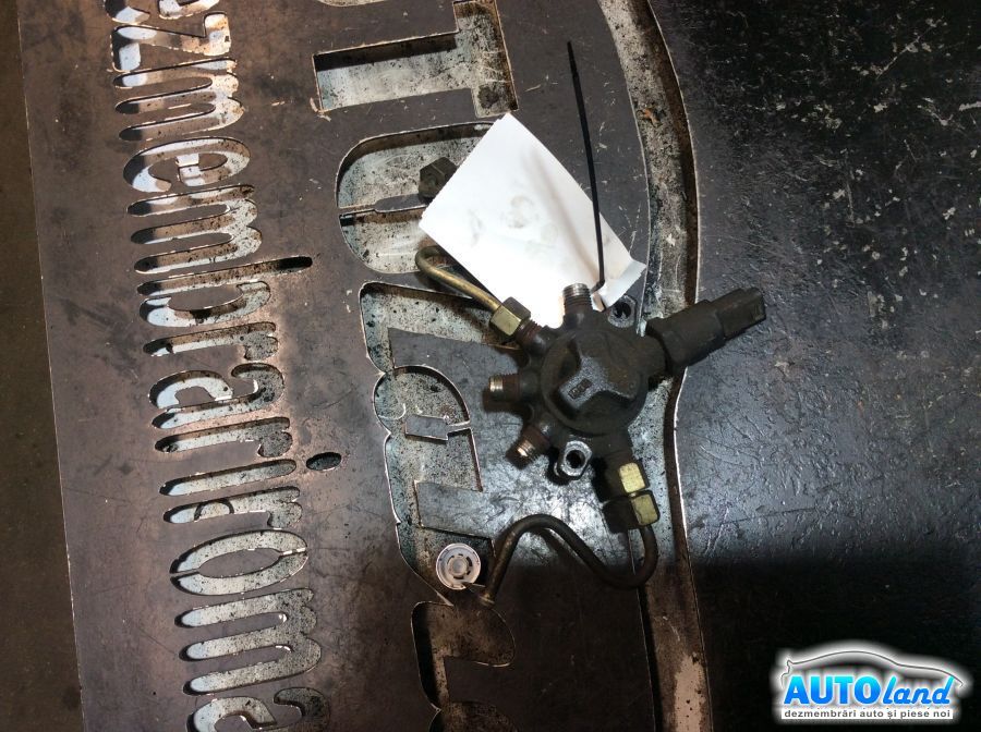 Rampa Injectoare RENAULT CLIO II 2001-2026 Cod 8200057232