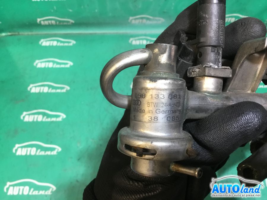 Rampa Injectoare VOLKSWAGEN PASSAT (3B3) 2000-2005 Cod 058133681
