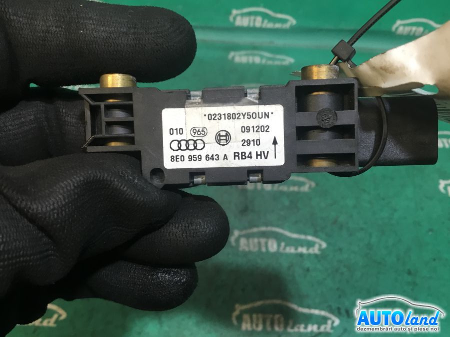 Senzor AUDI A4 (8E2,B6) 2000-2004 Cod 8E0959643A