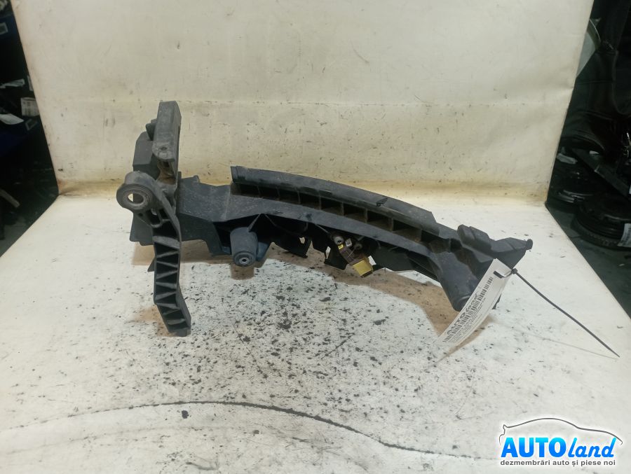 Suport Far Dreapta AUDI Q5 (8R) 2008-2026 Cod 8R0805608A