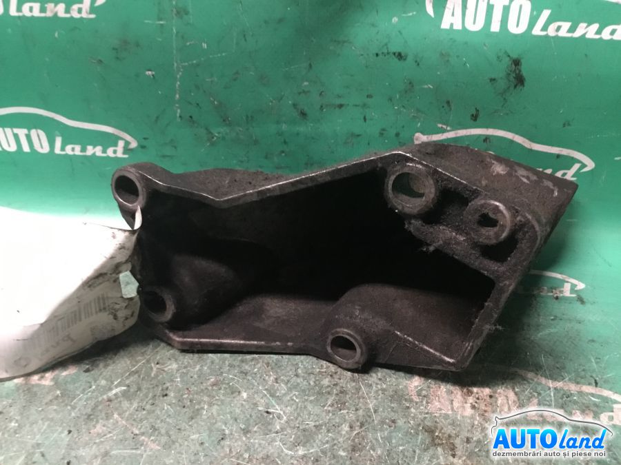 Suport Motor VOLKSWAGEN PASSAT (3B2) 1996-2000 Cod 8D0199307L
