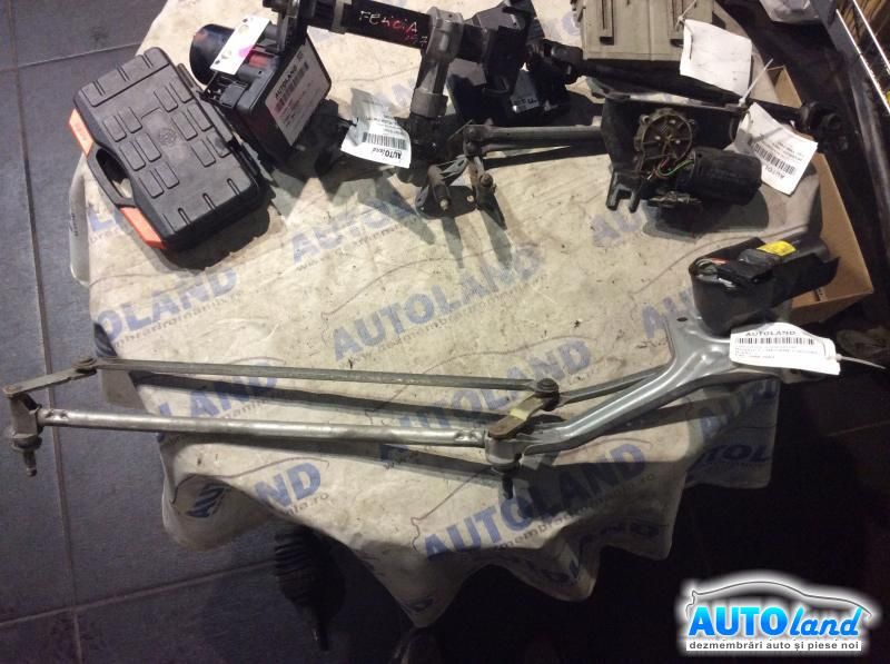 Timonerie Stergator cu Motoras RENAULT MEGANE Cabriolet (EA0/1_) 1996-2003 Cod 8200028403