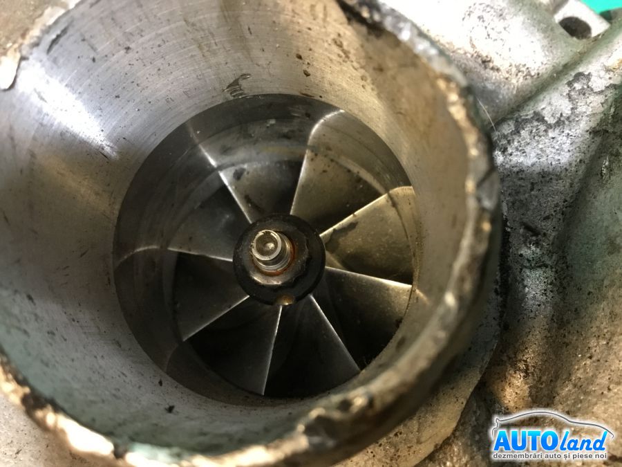 Turbo RENAULT TRAFIC III 2013-2025 Cod 8201371489