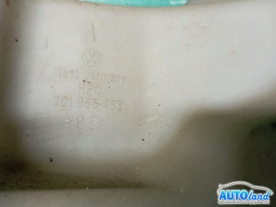Vas lichid parbriz (Rezervor Apa Parbriz) VOLKSWAGEN TRANSPORTER IV bus (70XB,70XC,7DB,7DW) 1990-2003 Cod 701955453
