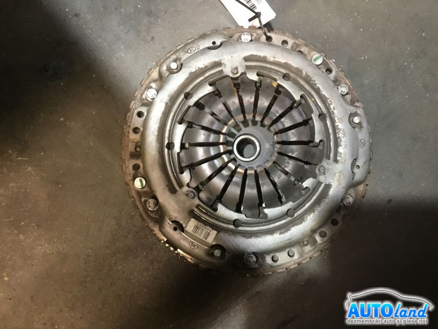 Volanta RENAULT CLIO III (BR0/1,CR0/1) 2005-2025 Cod 8200527569