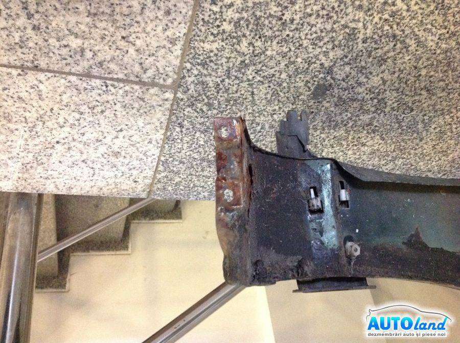 Aripa fata Stanga AUDI A4 Avant (8D5,B5) 1995-2001