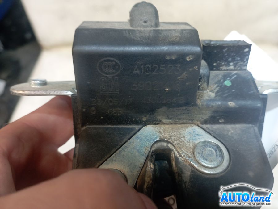 Broasca (mecanism Inchidere) OPEL CORSA E 2014-2026 Cod 39021416 