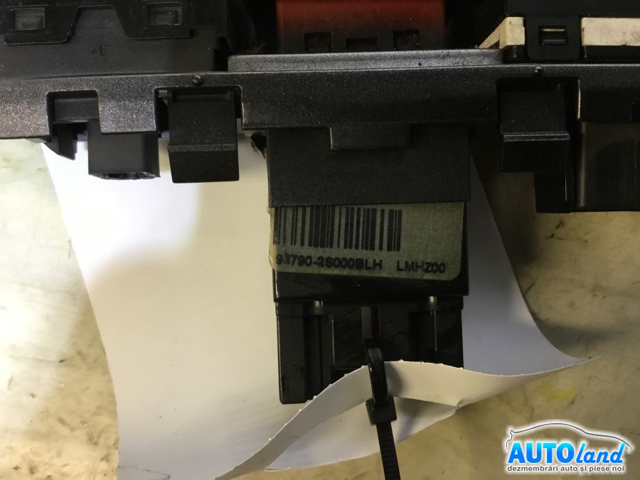 Buton Avarii HYUNDAI ix35 (LM) 2010-2025 Cod 847402S350TAN 