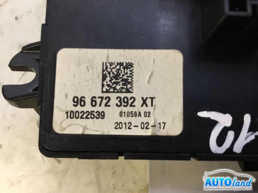 Buton Avarii PEUGEOT 5008 2009-2025 Cod 96672392XT 