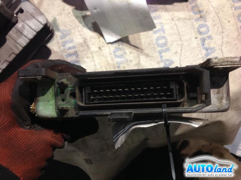 Calculator ECU Motor OPEL ASCONA C (81_,86_,87_,88_) 1981-1988 Cod 90122322 