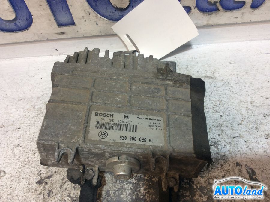 Calculator ECU Motor VOLKSWAGEN POLO (6N2) 1999-2001 Cod 030906026AJ 