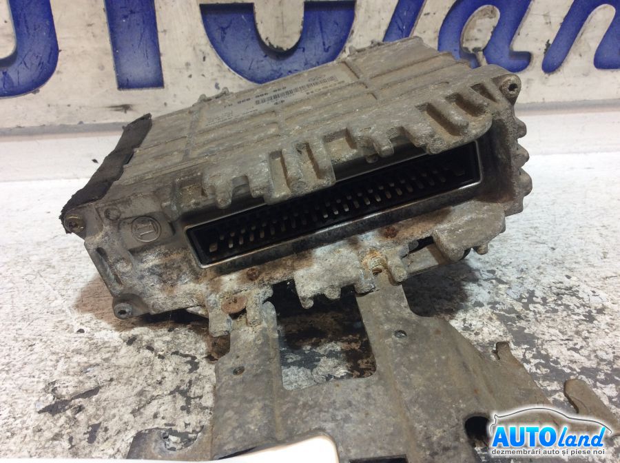 Calculator ECU Motor VOLKSWAGEN POLO (6N2) 1999-2001 Cod 030906026AJ 