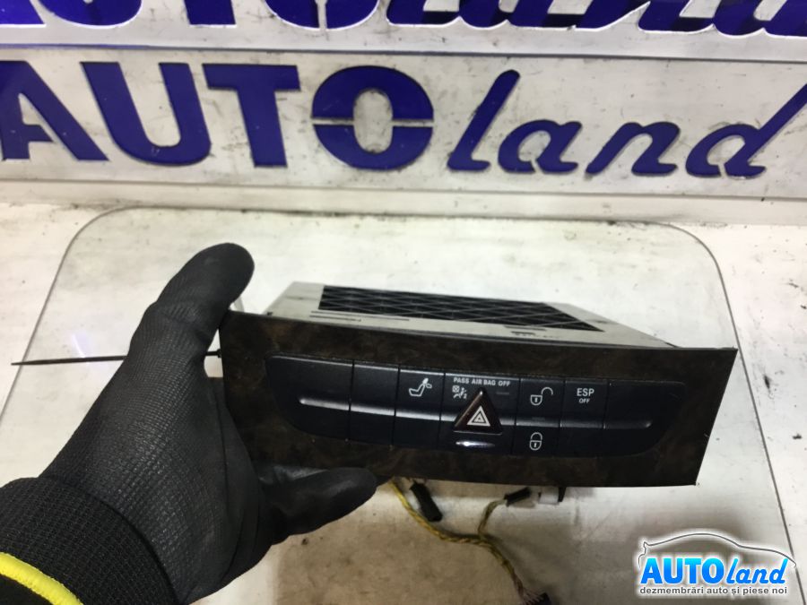 CD Player auto MERCEDES-BENZ CLS (C219) 2004-2010 Cod A2116800552 