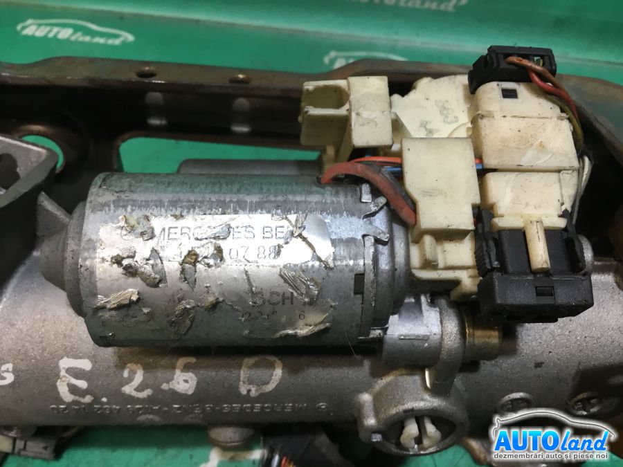 Coloana Directie (volan) MERCEDES-BENZ E-CLASS (W210) 1995-2002 Cod A2104600116 