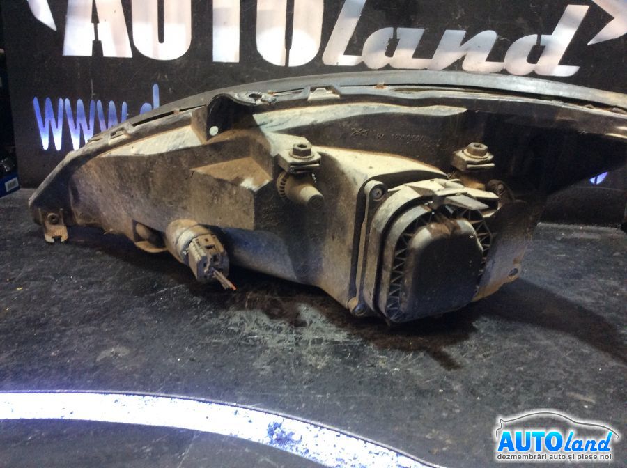 Far Dreapta FORD FOCUS (DAW,DBW) 1998-2001