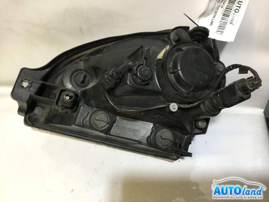 Far Dreapta HYUNDAI TUCSON (JM) 2004-2025 Cod 921022EXXX 