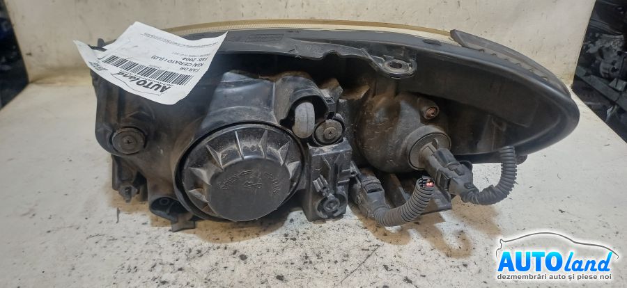 Far Dreapta KIA CERATO I (LD) 2004-2026 Cod 921012F0 