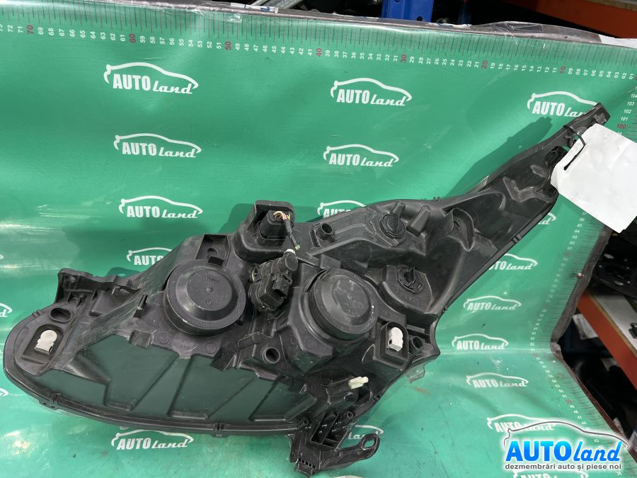 Far Dreapta PEUGEOT 208 2012-2025 Cod 98022212 