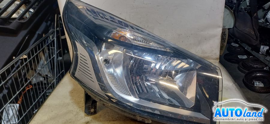 Far Dreapta RENAULT TRAFIC III 2013-2026 Cod 260101058R 