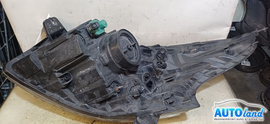 Far Dreapta RENAULT TRAFIC III 2013-2026 Cod 260101058R 