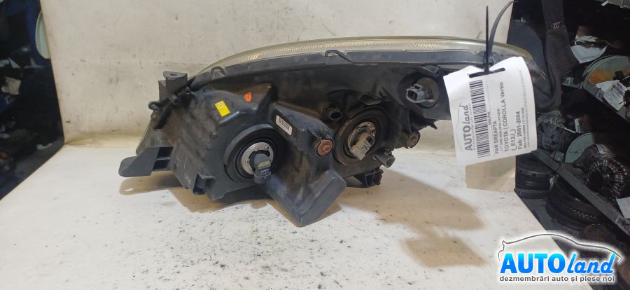 Far Dreapta TOYOTA COROLLA Verso (_E12J_) 2001-2004 Cod P7107R 