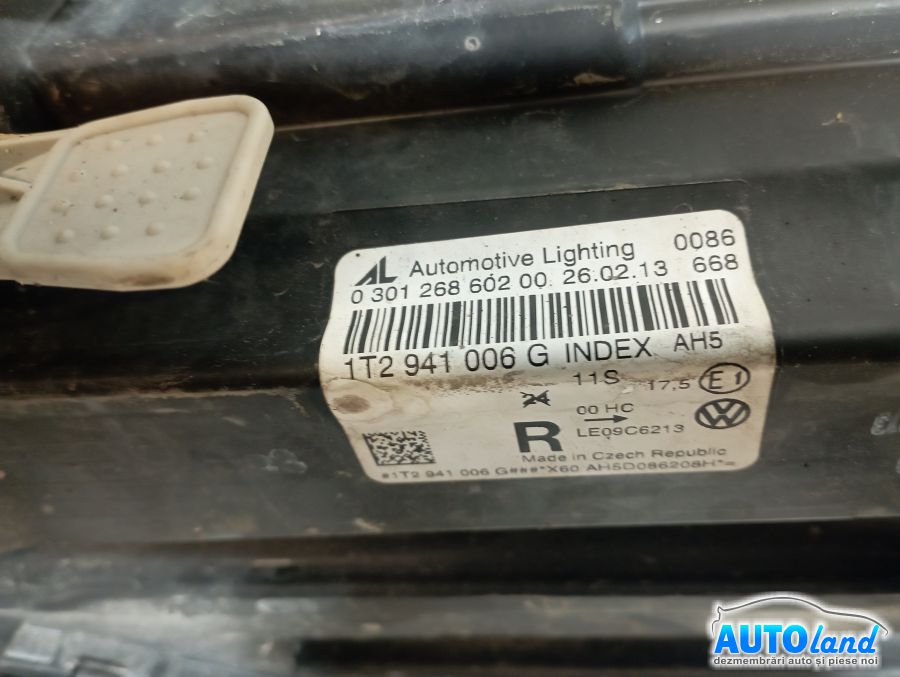 Far Dreapta VOLKSWAGEN Touran I (facelift 2010) 2010-2015 Cod 1T2941006G 