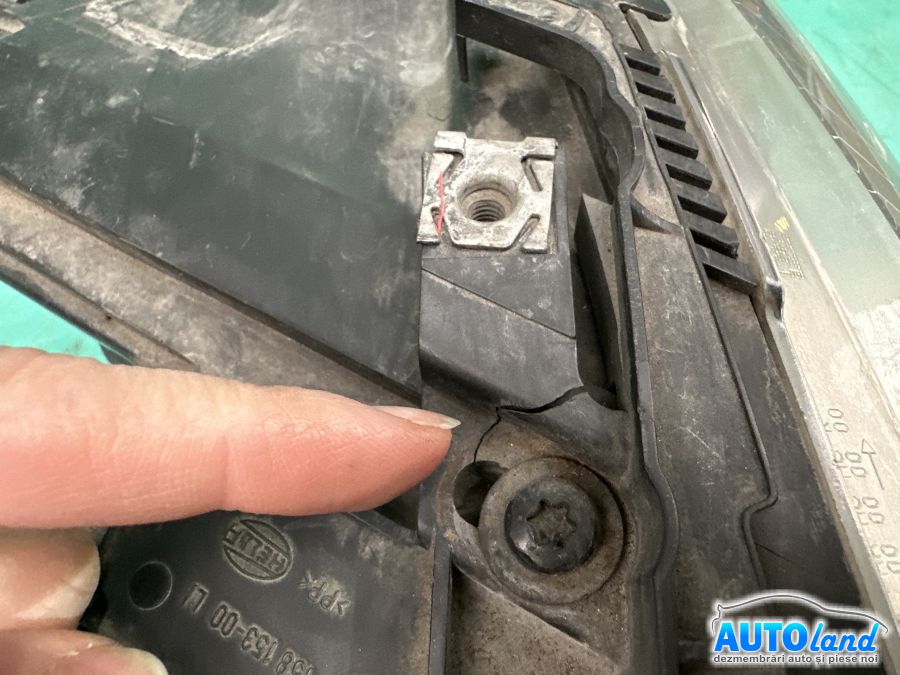 Far Stanga AUDI A8 (4E_) 2002-2010 Cod 15815300 