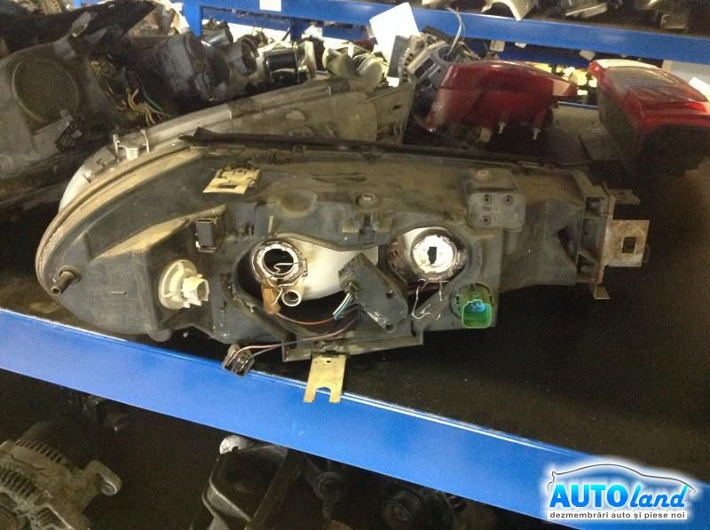 Far Stanga FORD MONDEO II limuzina (BFP) 1996-2000