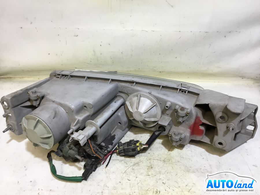 Far Stanga MAZDA 626 IV (GE) 1991-1997 Cod 203111B 