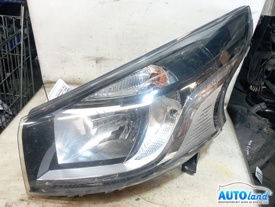 Far Stanga OPEL VIVARO B 2014-2018 Cod 260601667R 