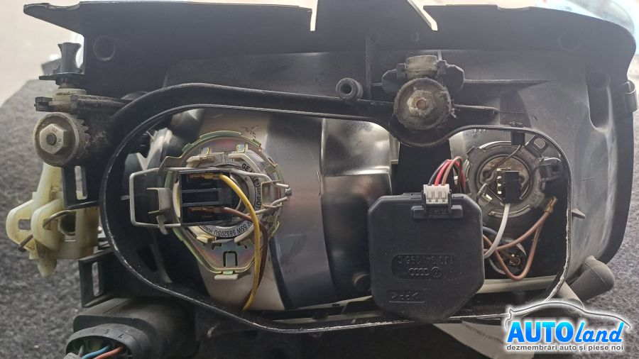 Far Stanga VOLKSWAGEN POLO (6N2) 1999-2001