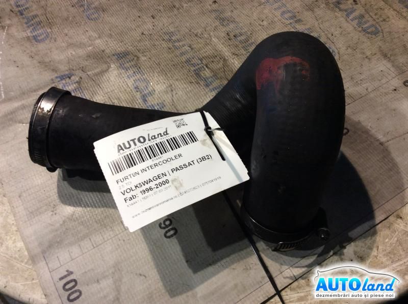 Furtun Intercooler Turbo VOLKSWAGEN PASSAT (3B2) 1996-2000 Cod 8D0145746 
