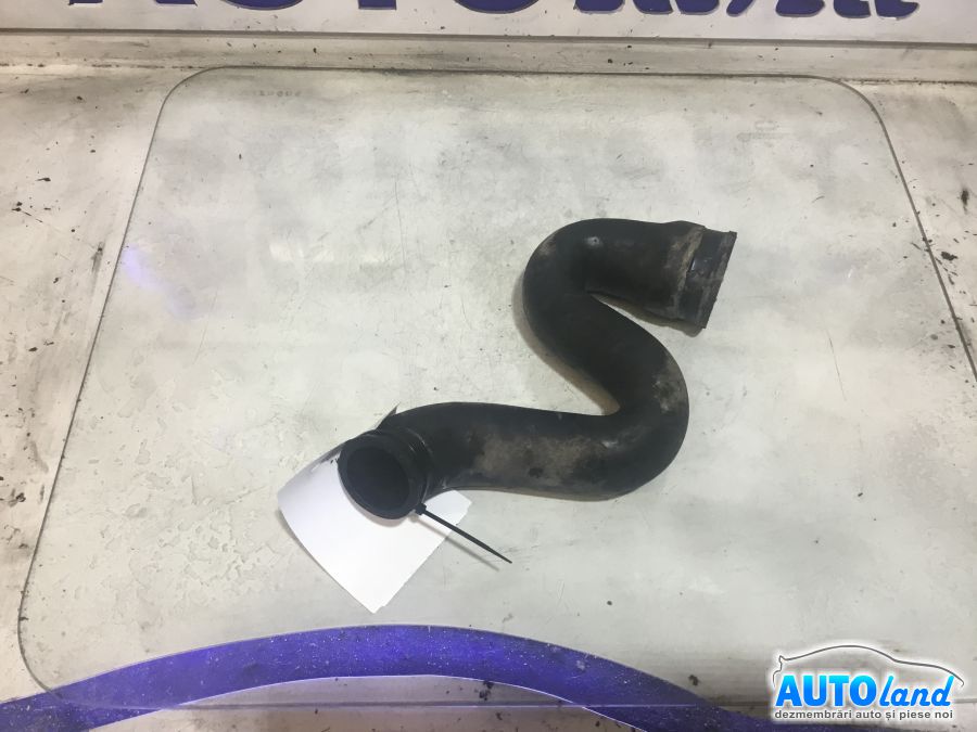 Furtun Intercooler Turbo VOLKSWAGEN PASSAT (3B2) 1996-2000 Cod 8D0145828 