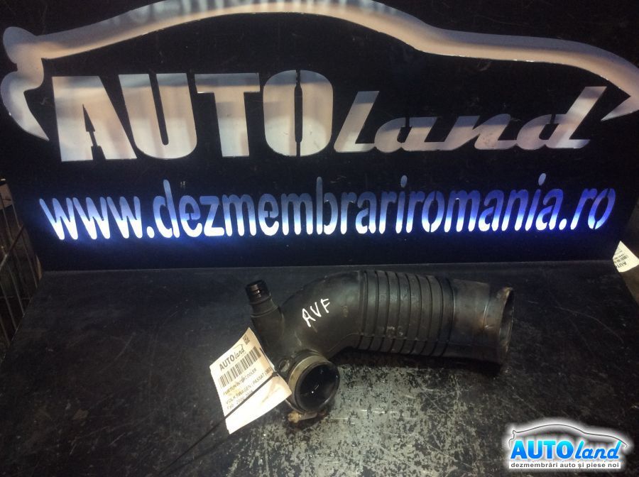 Furtun Intercooler Turbo VOLKSWAGEN PASSAT (3B3) 2000-2005 Cod 8D0129615K 