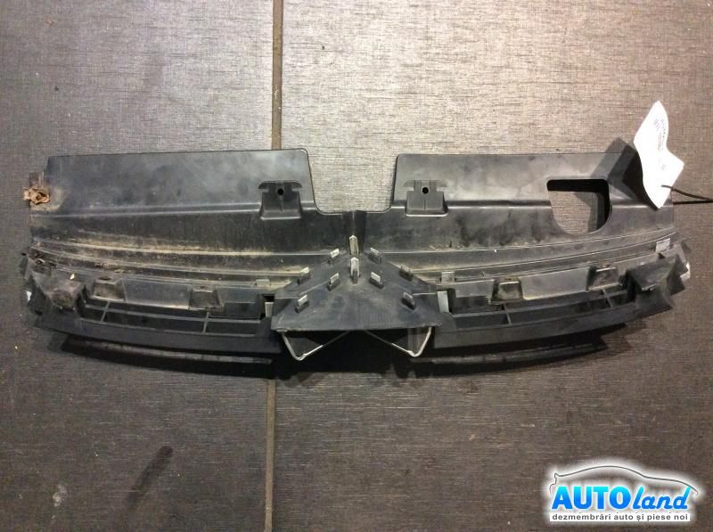 Grila Intre Faruri CITROEN C5 (DC_) 2001-2004 Cod 9636751980 