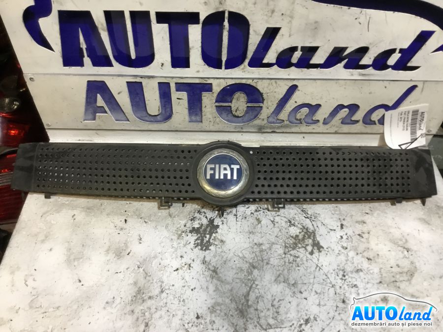 Grila Intre Faruri FIAT PANDA (312) 2012-2025 Cod 735314236 