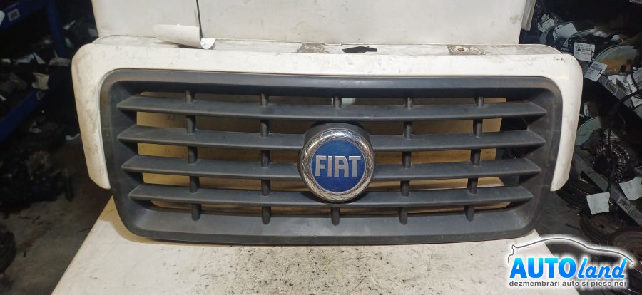 Grila Intre Faruri FIAT SCUDO Combinato (220P) 1996-2006 Cod 1493129077 