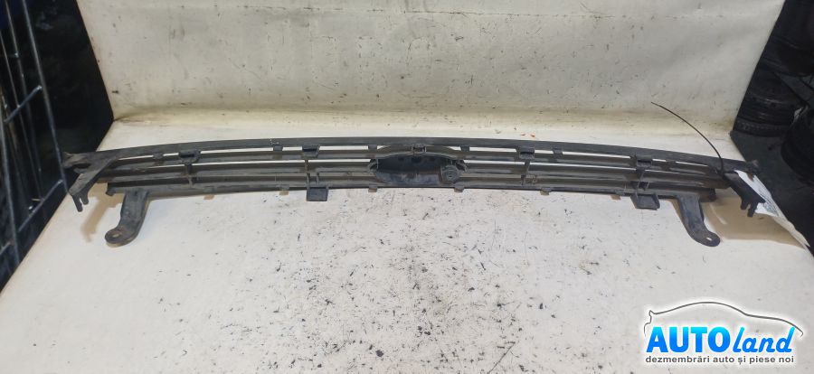 Grila Intre Faruri FORD FOCUS (DAW,DBW) 1998-2001 Cod 98AB8200AK 