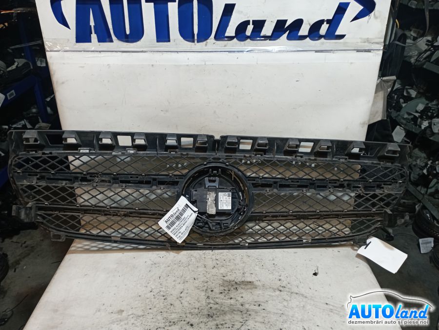 Grila Intre Faruri MERCEDES-BENZ A-class (W176) 2012-2015 Cod A1768880260 